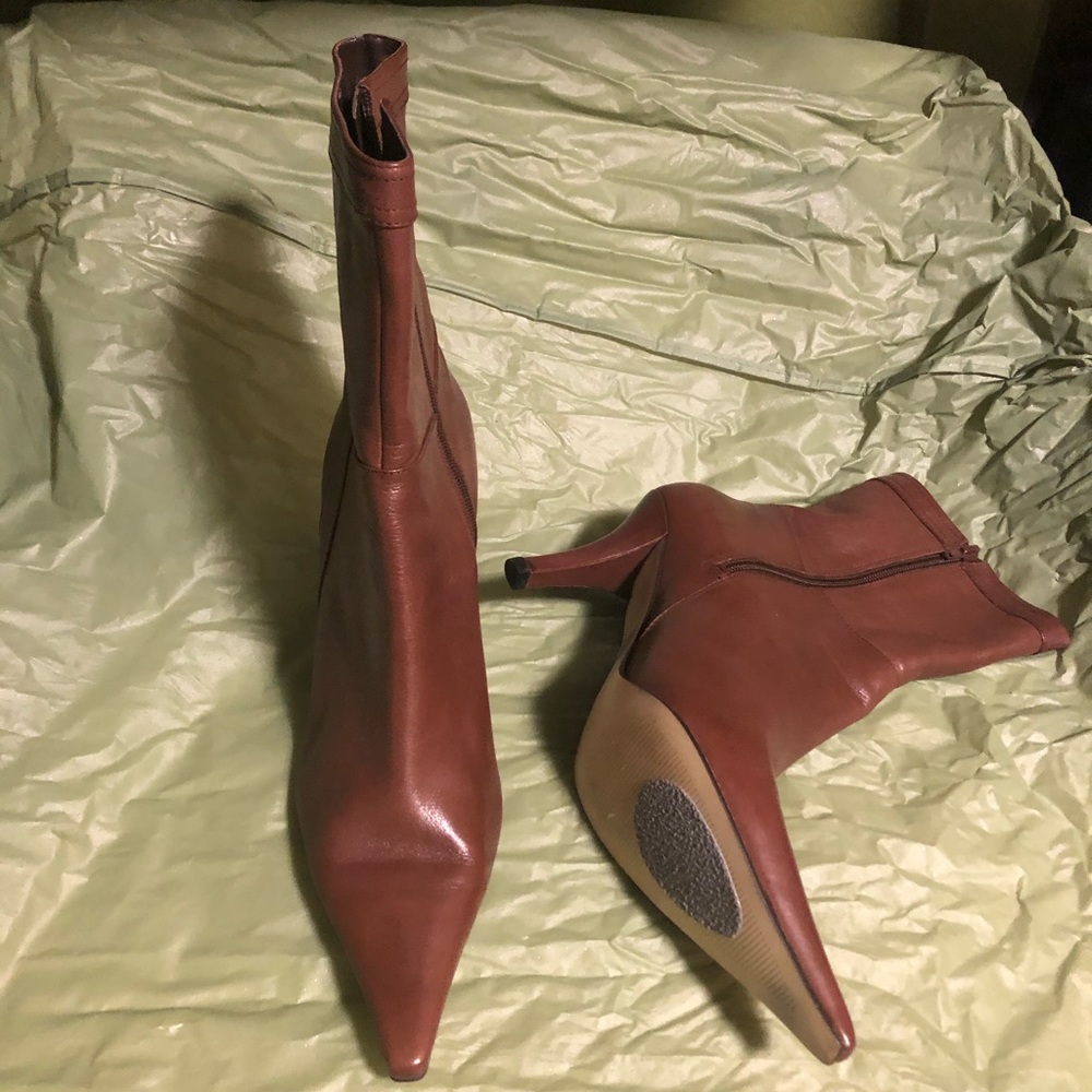 Wear the boots only once and in good condition